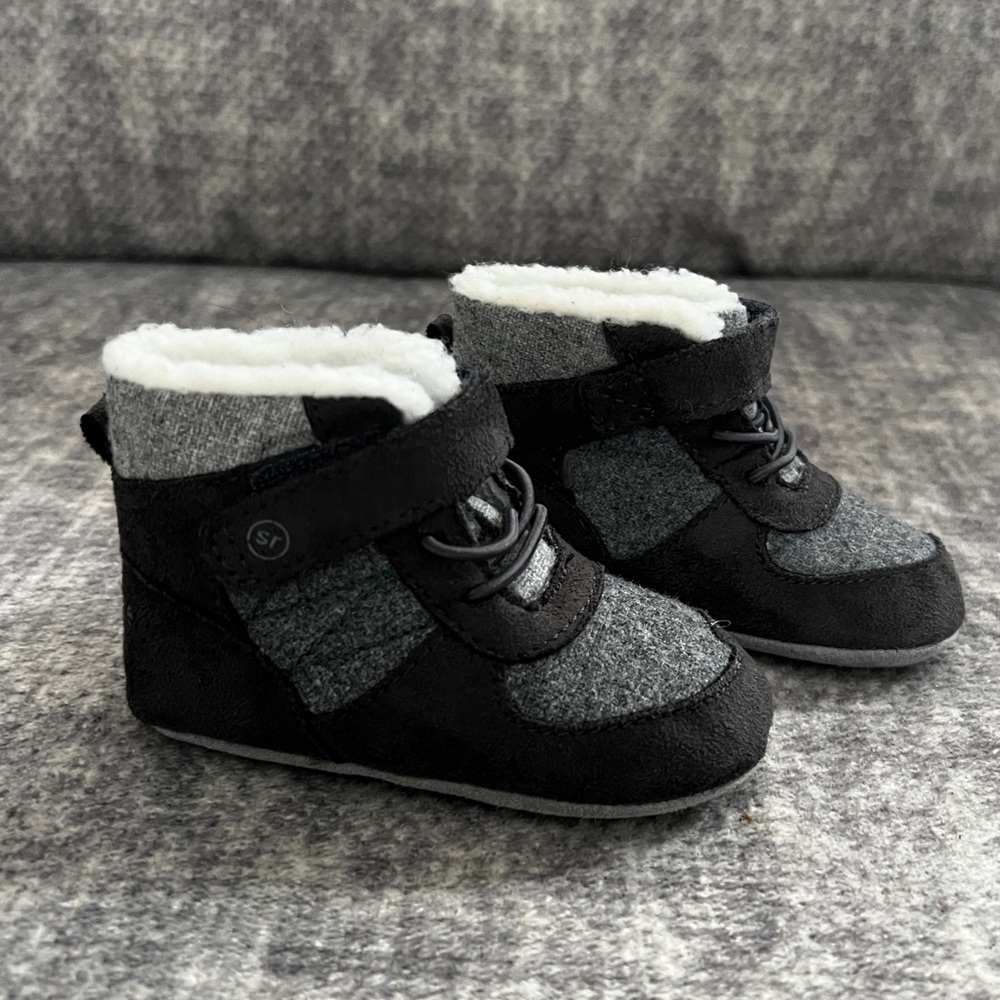 Infant winter boots | Stride Rite | Small (6-12 mos)